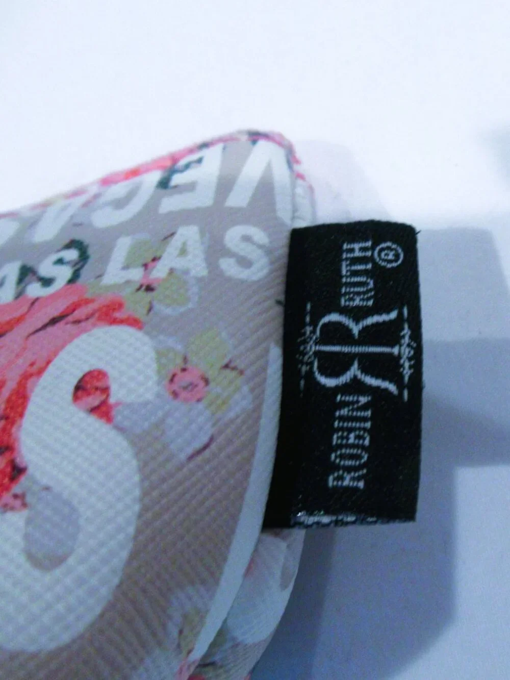 Robin Ruth Las Vegas grey and pink coin wallet, keychain